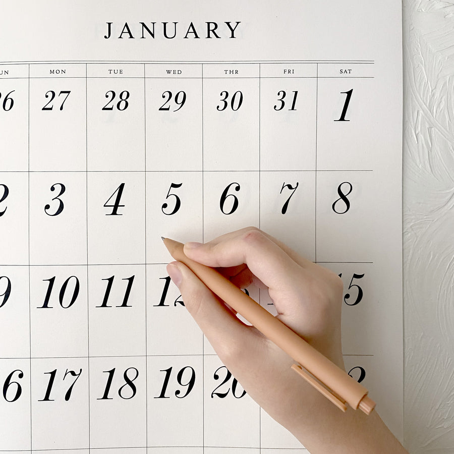 2025  Wall Calendar with Italic Numbers